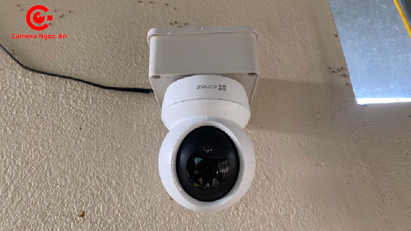 thi-cong-lap-dat-cong-trinh-camera-nha-chi-men-tai-dambri-camerangocan