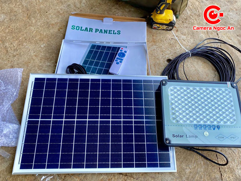 thong-tin-ky-thuat-den-nang-luong-mat-troi-camerangocan