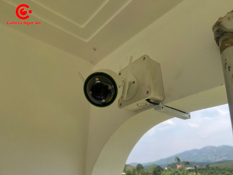 thi-cong-lap-dat-cong-trinh-camera-nha-anh-nam-tai-thon-tien-yen-camerangocan-3