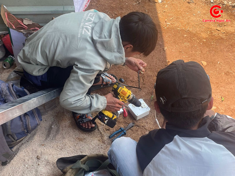 thi-cong-lap-dat-camera-tai-le-loi-bao-lam-lam-dong-2-camerangocan