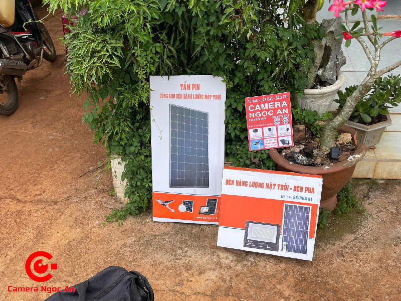 thi-cong-lap-dat-den-nang-luong-mat-troi-nha-anh-tai-tai-dinh-trang-hoa-camerangocan-1