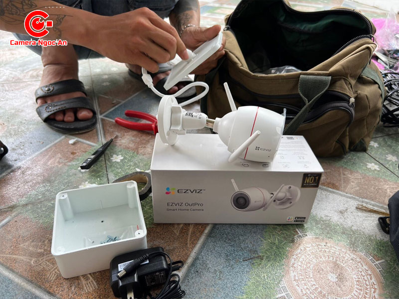 thi-cong-lap-dat-camera-quan-sat-cho-anh-mai-tai-hoa-ninh-di-linh-lam-dong-1-camerangocan